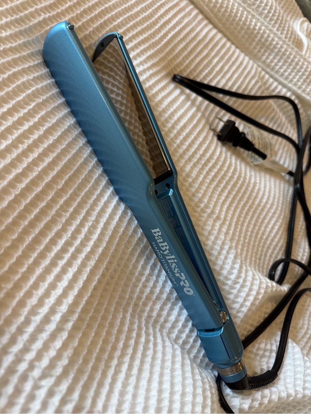 BaBylissPRO Nano Titanium Flat Iron 1 1/2”